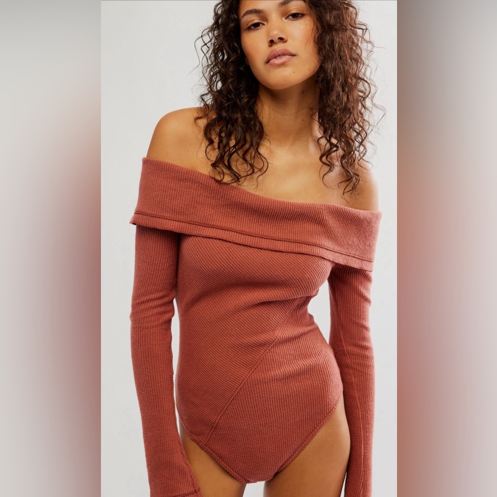 Free People Off-Shoulder Ribbed Bodysuit in Rust